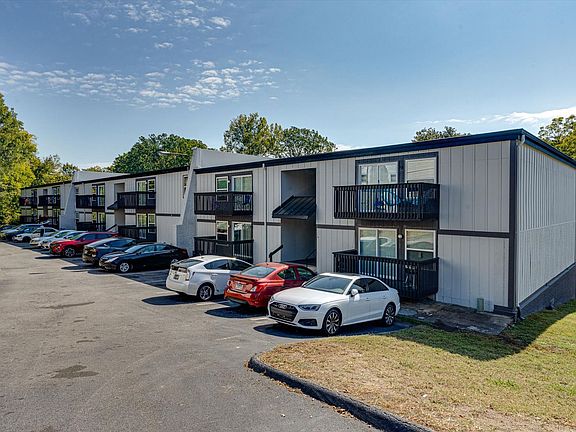 3rd image of 918 Donaldson Rd #3