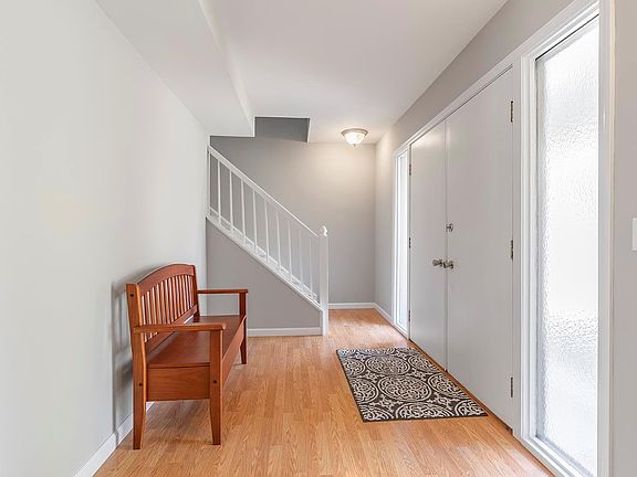 3rd image of 151 Lucerne Place Dr