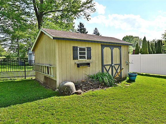 5th image of 891 Bechtol Ave