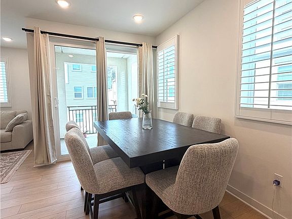3rd image of 4254 Jasmine Ln