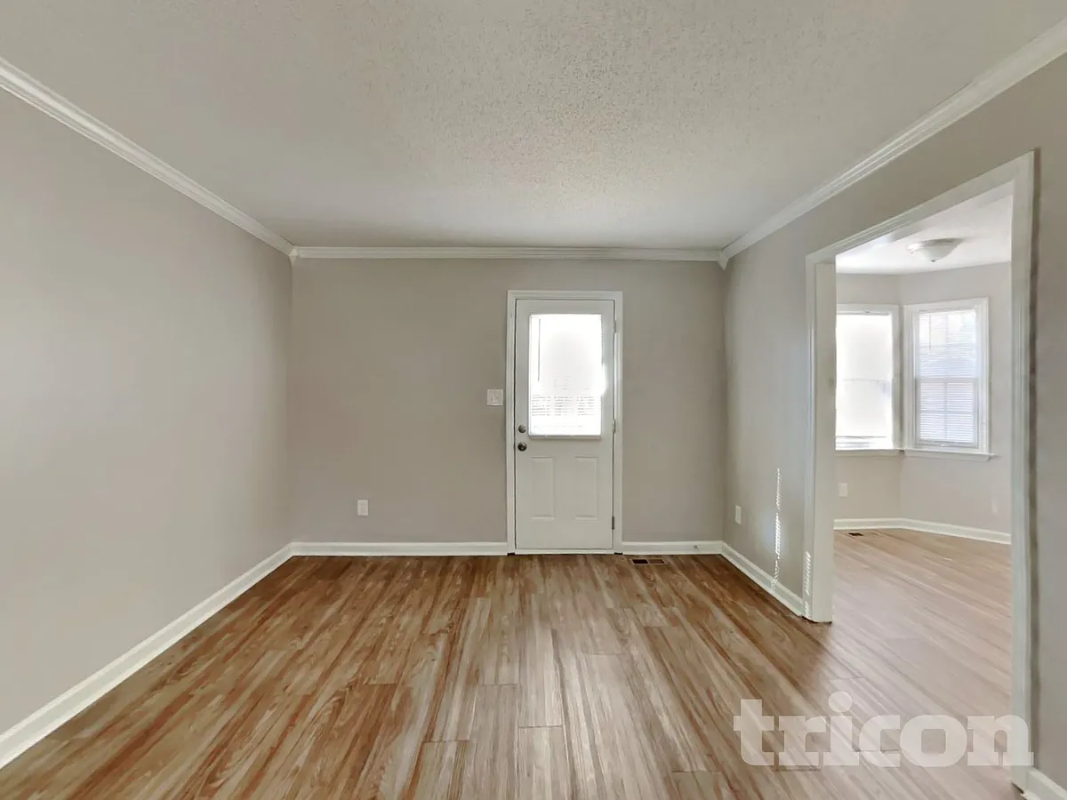 Building Photo - 104 Roundtree Ct