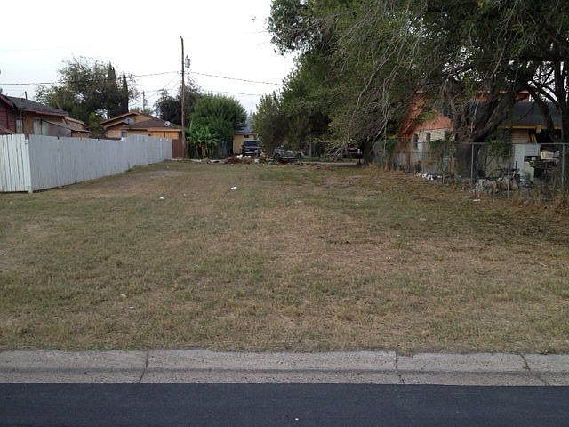 1st image of 2608 Savannah Ave