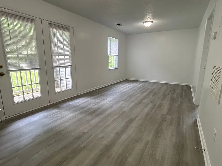 Arlington Apartments — Photo 134