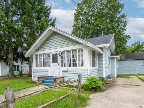 311 N Front St, Dowagiac, MI 49047