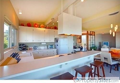 5th image of 2919 N 31st St