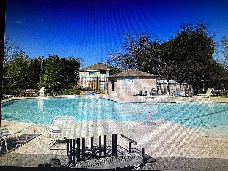 10911 Hillside Dr — Photo 12
