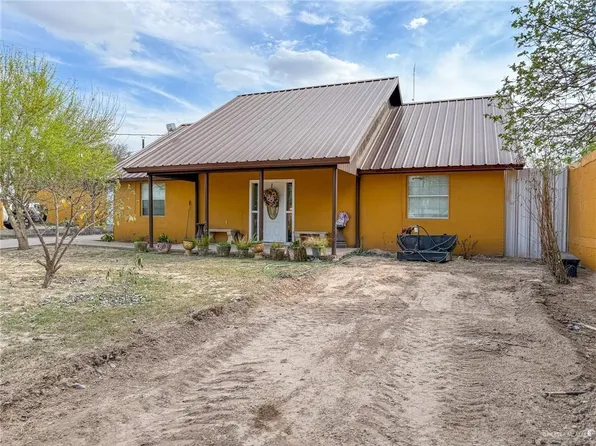 15 El Mesquite Ln, Rio Grande City, TX 78582
