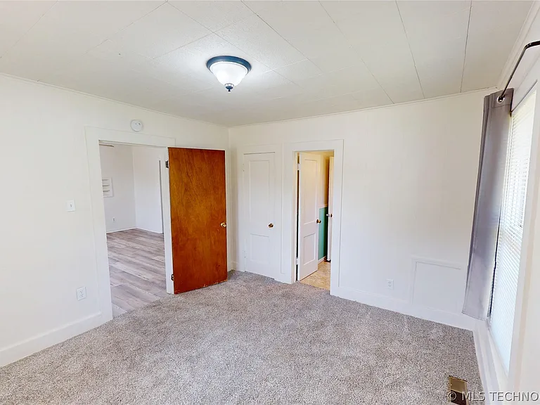 916 N Wilson Ave — Photo 15