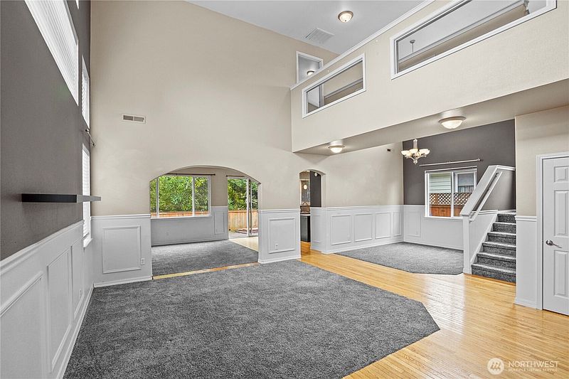 5th image of 8806 177th Street E