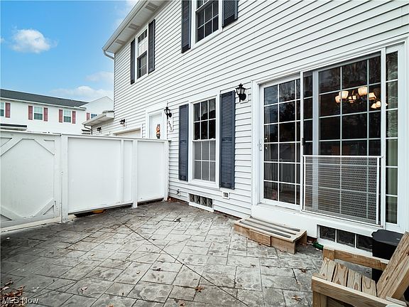 4th image of 17320 Sheldon Ct