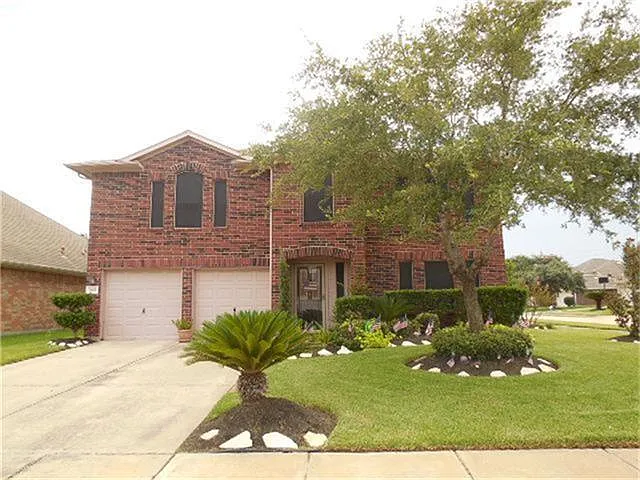1402 Hunter Ridge Ct — Photo 1