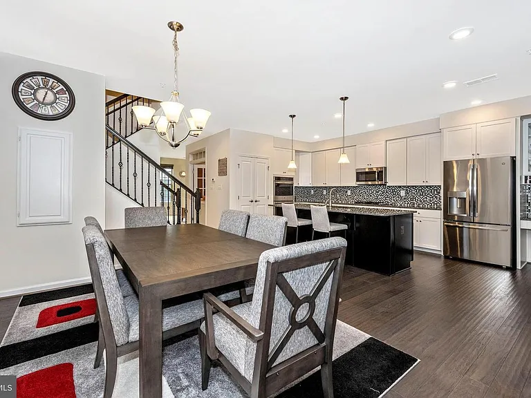 6426 Walcott Ln — Photo 9