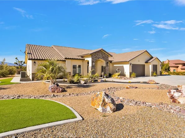8140 Heartland Cir, Oak Hills, CA 92344