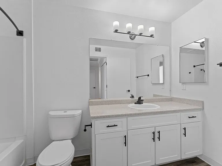Sagecliff Apartments — Photo 12