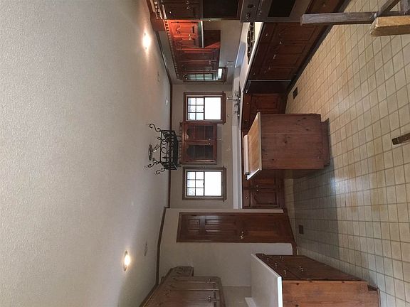 4th image of 194 Hidden Oaks Trl NE
