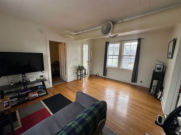 3rd image of 155 Plattsburg Ave #4