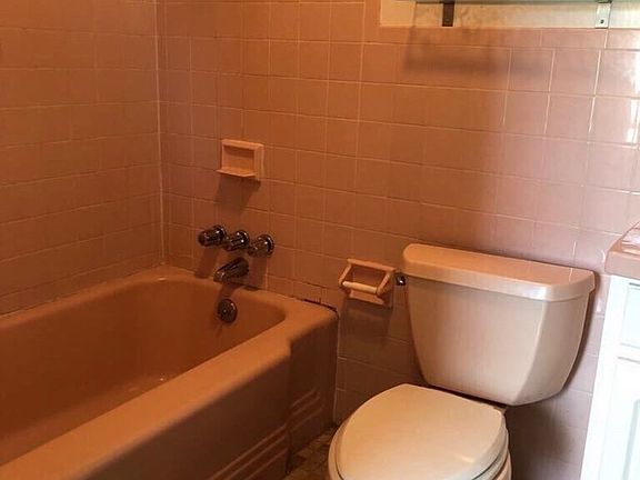 5th image of 437 49th St #2