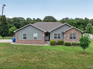 327 Keller Dr, Lebanon, MO 65536