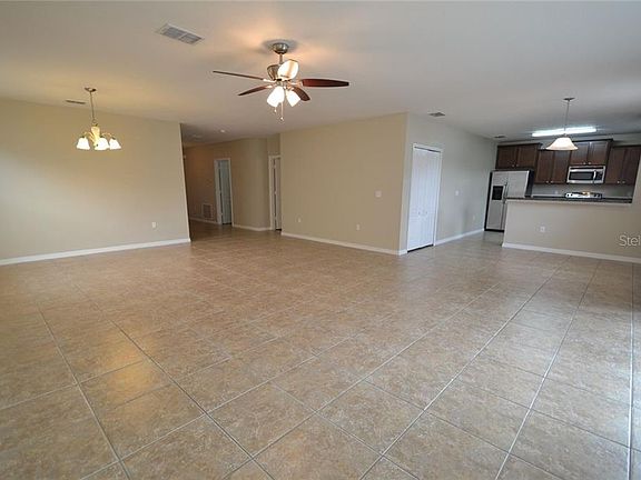 3rd image of 111 Daigledog Dr