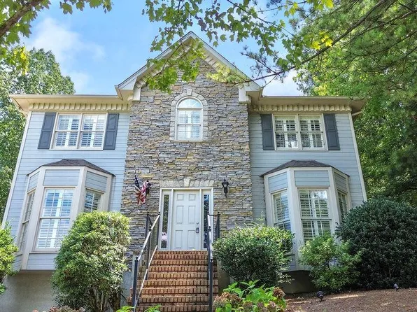 1851 Russet Woods Ln, Hoover, AL 35244