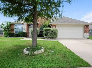 5231 Lake Grove Dr, Grand Prairie, TX 75052