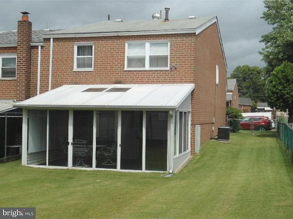 4th image of 11939 Farwell Rd