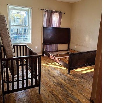 3rd image of 617 Bramhall Ave APT 1R