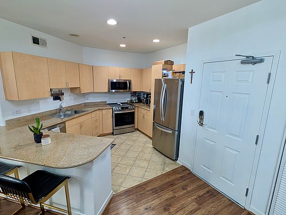 5th image of 1501 Front St Unit 541