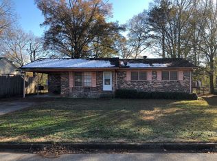 122 Riddle Rd, Talladega, AL 35160