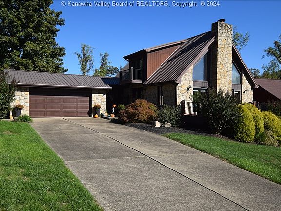 2nd image of 132 Woodbridge Dr