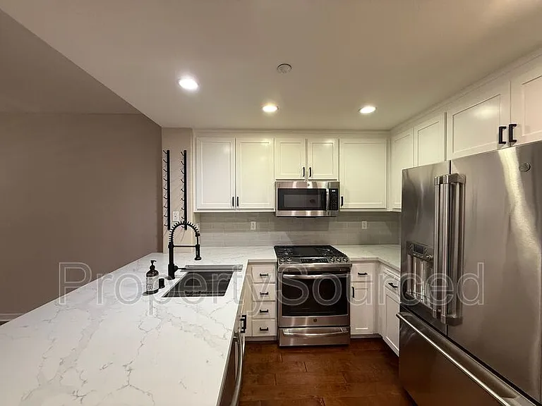 170 N North St #104 — Photo 12