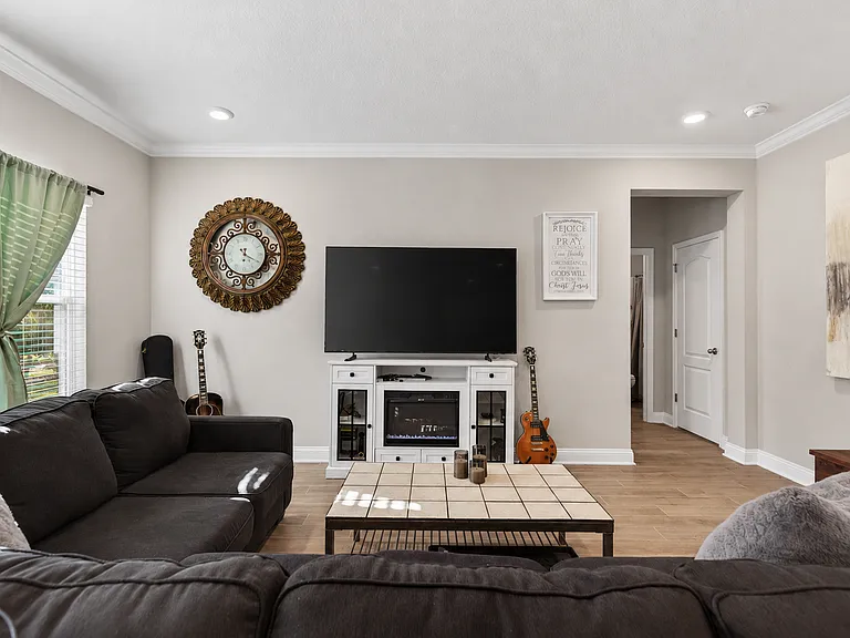 86 Zancara St — Photo 17