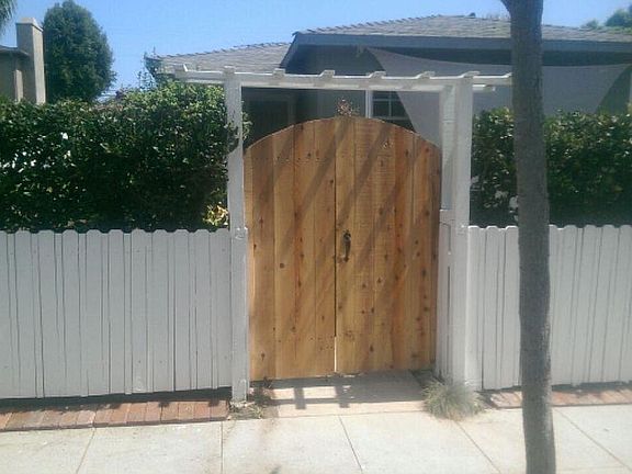 4th image of 2339 28th St