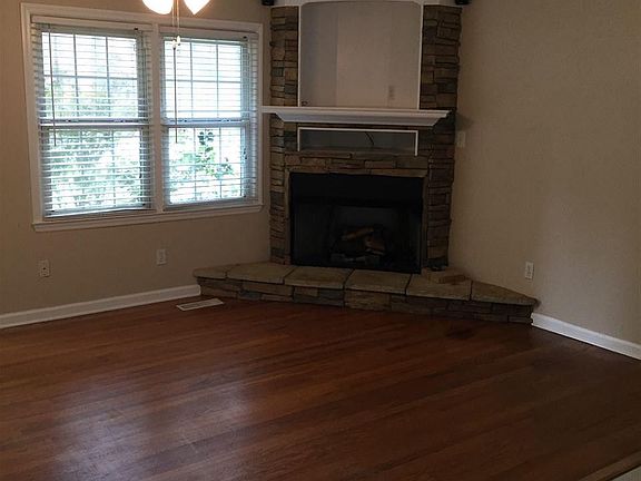5th image of 21068 Martin Dell Dr