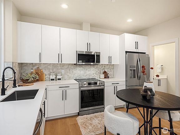 5th image of 925 NW 56th Street #C