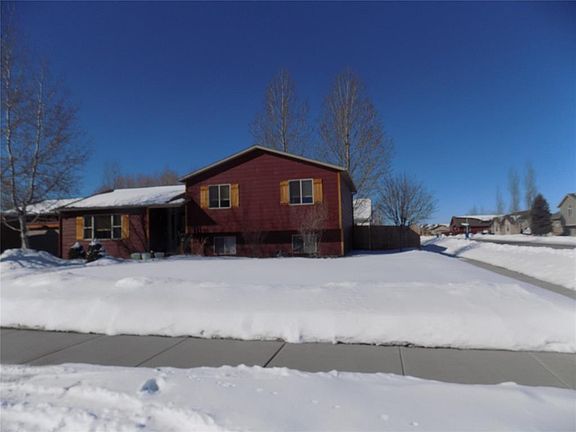 5th image of 905 Kermit Ct