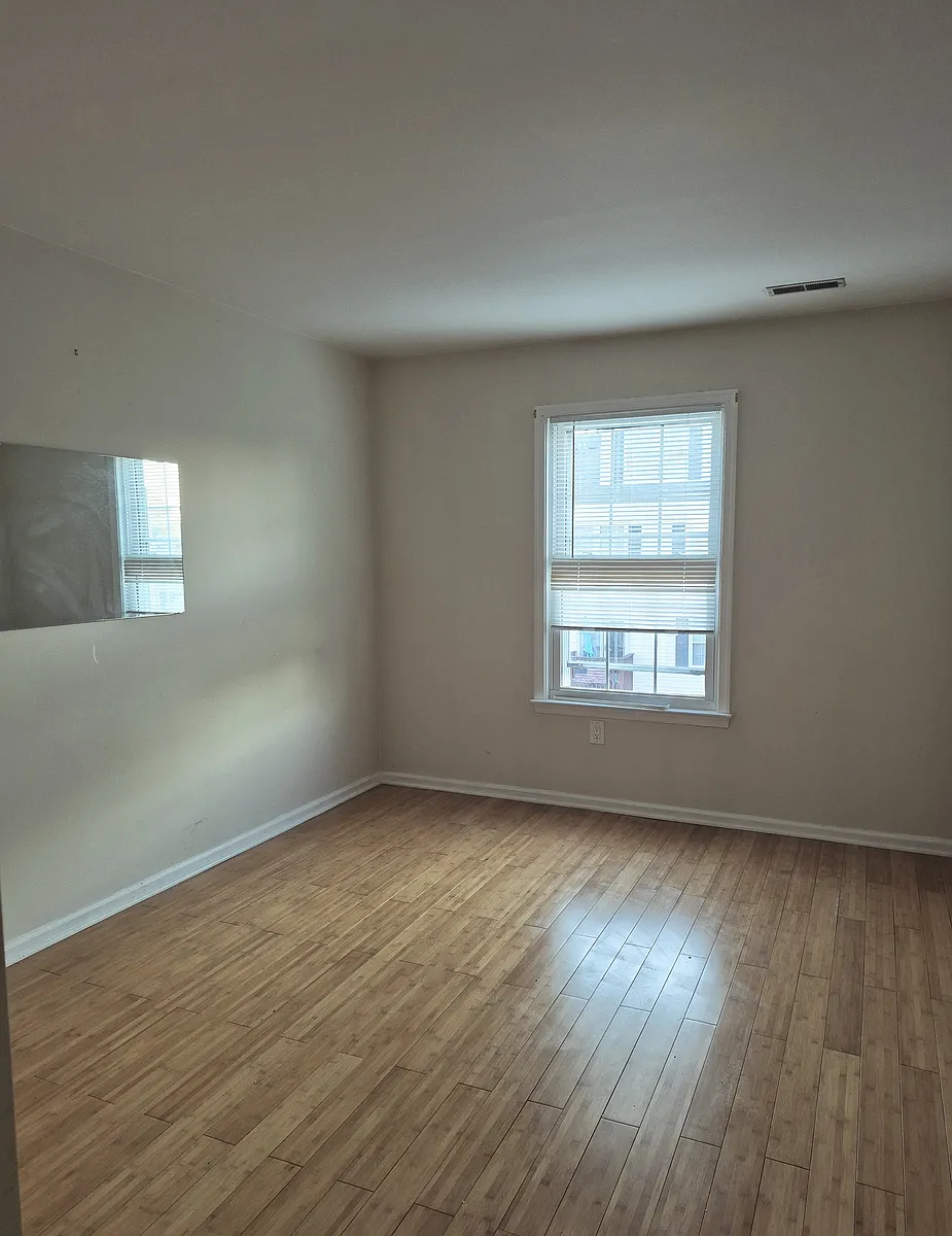 Building Photo - 15 Riverwatch Ct