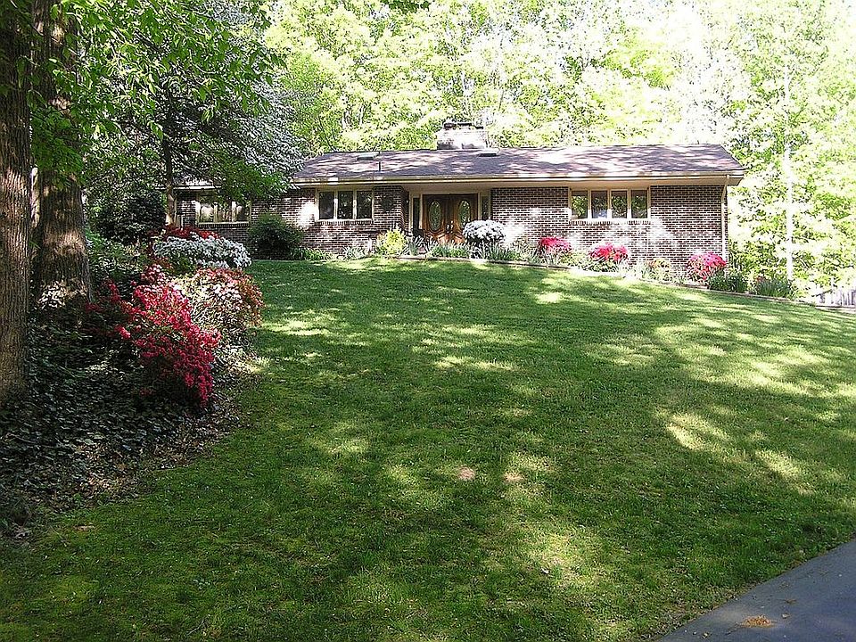 1st image of 208 Brookewood Dr
