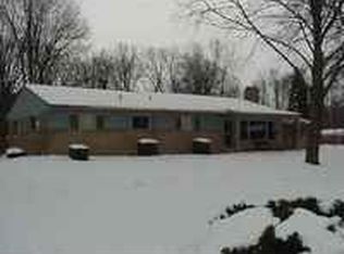 21295 Knudsen Dr, Grosse Ile, MI 48138