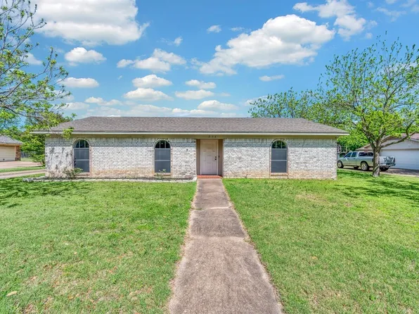 216 Texas Ave, Hewitt, TX 76643