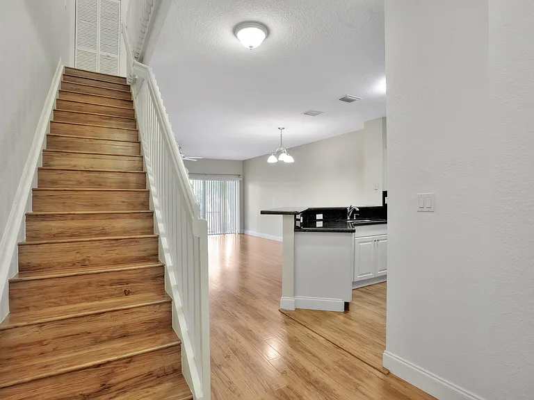 6527 Catalina Ln — Photo 5