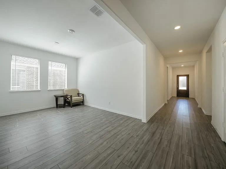 5929 Priory Dr — Photo 5