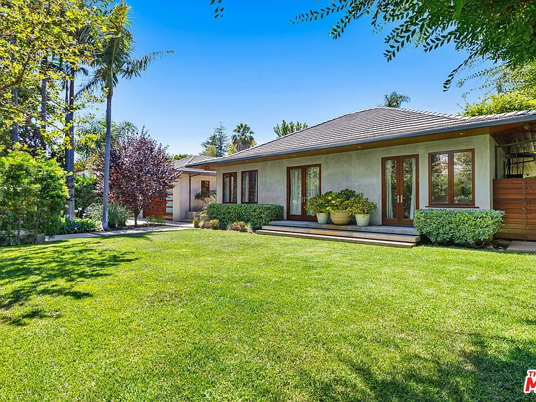 1125 Napoli Dr — Photo 2