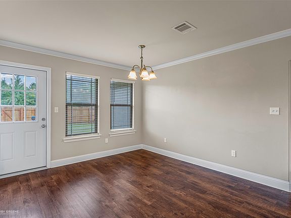 3rd image of 520 Big Red Cir
