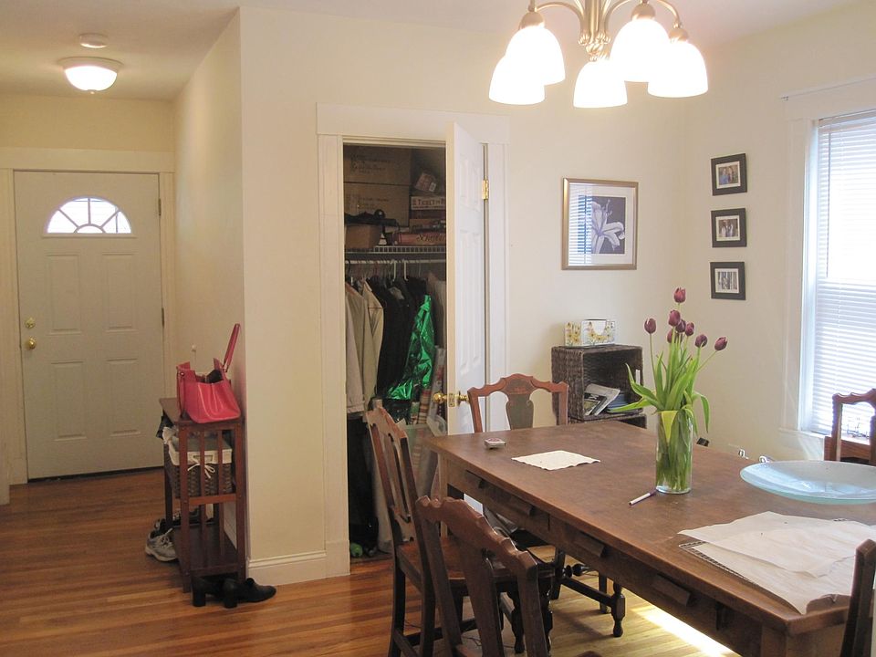 Dining room, coat closet, front door