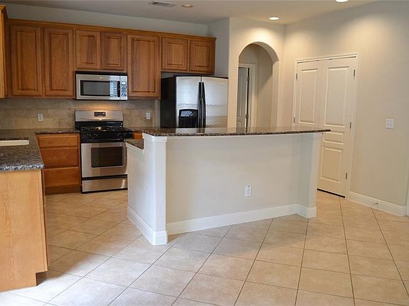5th image of 6705 Covered Bridge Dr Unit 33