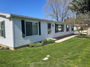 338 Cadgewith Blvd E, Lansing, MI