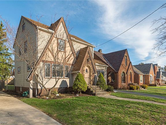 3rd image of 15616 Greenway Rd