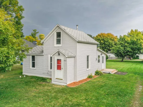 812 4th St SE, Barnesville, MN 56514