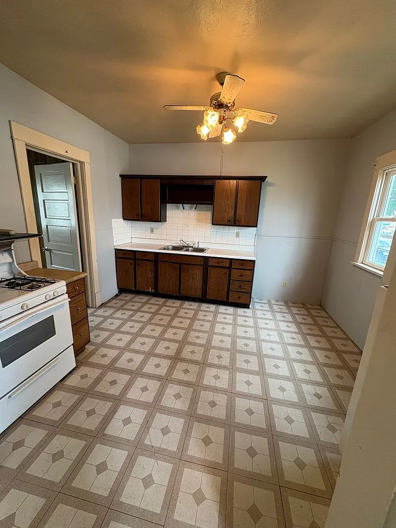 902 Mulberry St — Photo 3